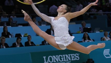 Украинская гимнастка Ризатдинова выиграла золото домашнего чемпионата мира в Киеве