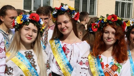 Как в украинских школах прошел последний звонок