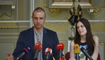Пресс-конференция Михаила Гаврилюка и его жены: 
