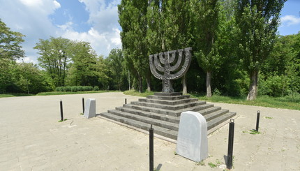 Заброшенное еврейское кладбище начала XX века