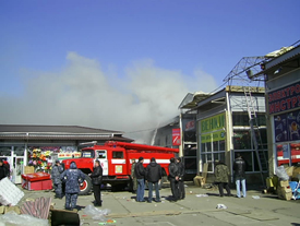 В Харькове горит рынок «Барабашово»