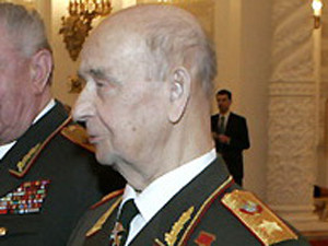 Медведев поздравил крымчанина со 100-летним юбилеем