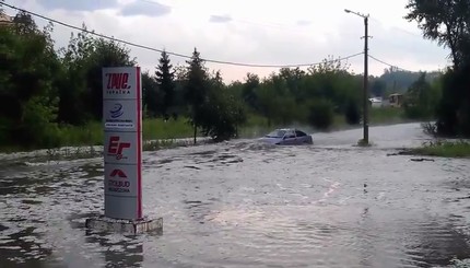 Дождь с градом парализовал Ивано-Франковск