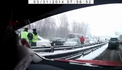Москву парализовал снегопад