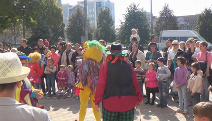 В Донецке открылся театр кукол и центральная библиотека