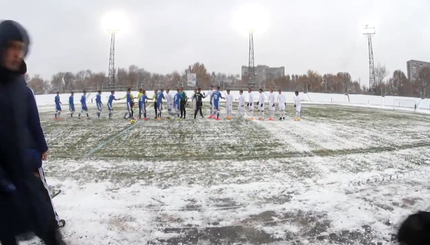 Футбол под снегом: 