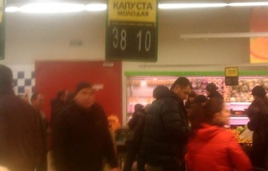 В донецких супермаркетах обычная капуста подорожала в 10 раз!