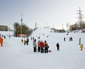 Лыжно-санные горки Киева: где скатиться по свежевыпавшему снежку