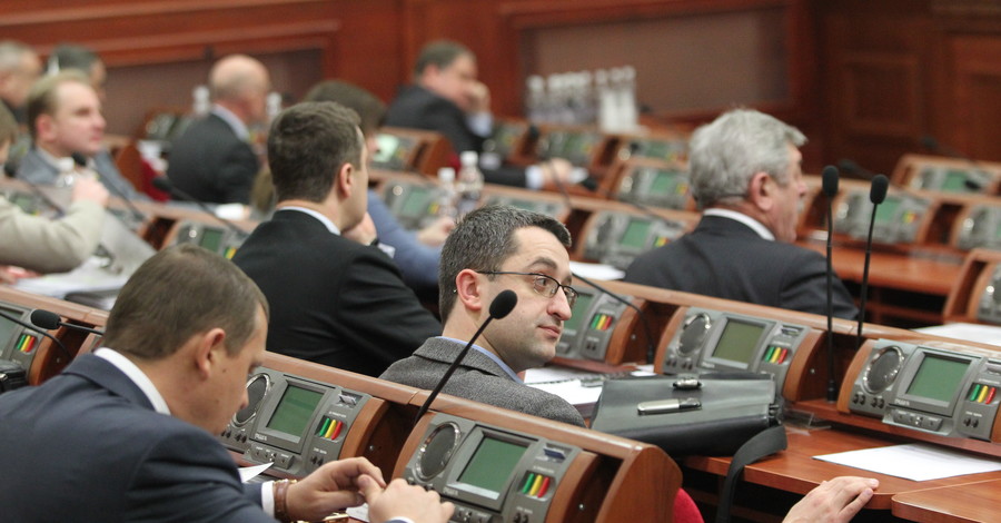 Расходы на власть: Один депутат Киевсовета обходится нам в 36000 гривен в месяц