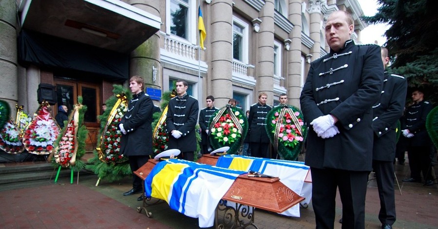 В Одессе почтили память офицеров, погибших в страшном ДТП