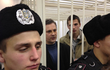 Дмитрий Павличенко не захотел отвечать на вопросы прокурора