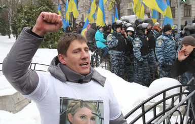 Тимошенко поручила написать новый закон о заключенных   