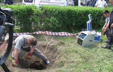 Из-за гибели малыша в канализационном колодце взбунтовался весь Днепродзержинск