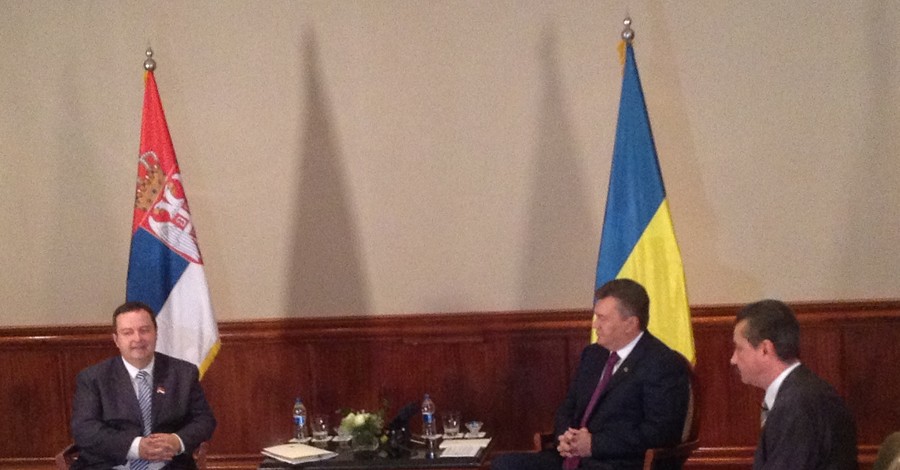 Виктор Янукович встретился с премьером Сербии