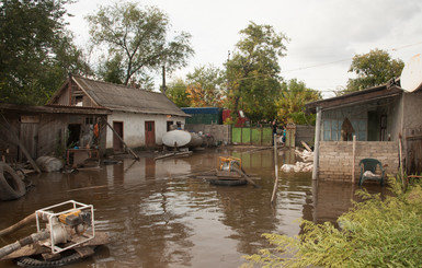 Тропический потоп привел в негодность полтысячи домов