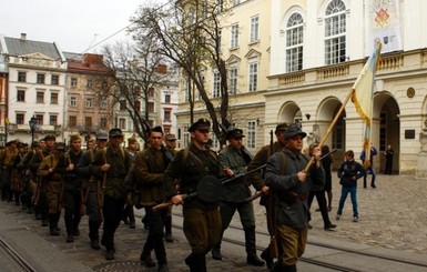 Сегодня по  Львову маршировали повстанцы УПА