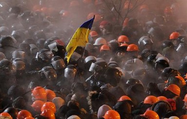 Второй штурм: к вечеру на Майдане собрались 30 тысяч людей