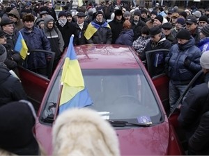 К зданию МВД обещают  привезти мусор с Евромайдана