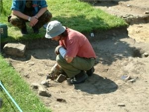 Британские археологи обнаружили уникальный крест