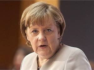 Меркель не собирается применять санкции против правительства Украины 