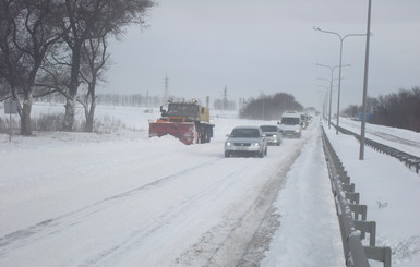 Приднепровская железная дорога работает с задержками, автобусы замерзают в пути