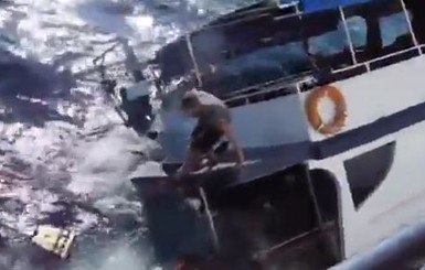 Шведский дайвер снял кораблекрушение на видеокамеру