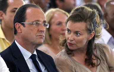 Экс-подруга французского президента напишет мемуары 