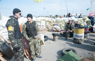 Одесские активисты укрепляют взорванный блокпост и собираются на митинг