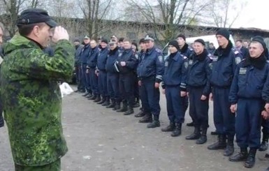 В Енакиево захвачены восемь милиционеров