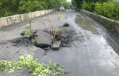 В Донецкой области взорвали стратегический мост