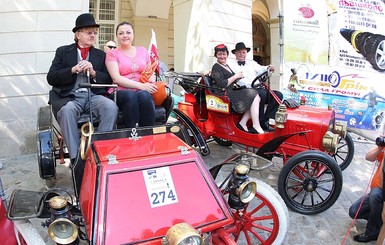 Во Львов отменили фестиваль ретро-автомобилей