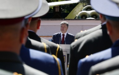 Порошенко пообещал, что Украина будет соблюдать перемирие