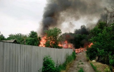 В Луганске продолжается минометный обстрел