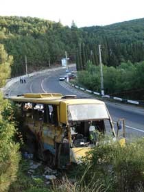 На проклятом месте под Алуштой разбился еще один автобус 