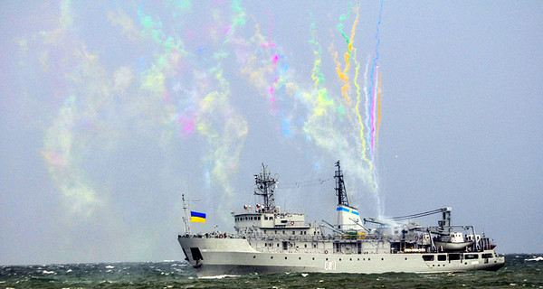 Военно-морской парад в Одессе прошел под дождем