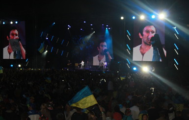 40-тысячный стадион во Львове пел гимн Украины вместе с 