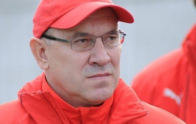 Подал в отставку тренер соперника сборной Украины