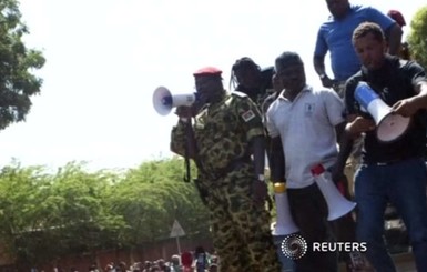 Подполковник Исаак Зида захватил власть в Буркина-Фасо