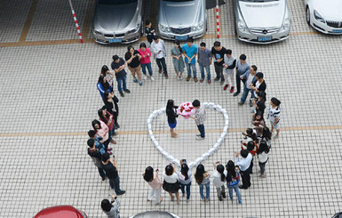 Китайский программист сделал предложение руки и сердца с помощью 99 