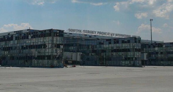 Штаб АТО: в Донецком аэропорту идут бои и обстрелы