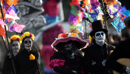 В Мексике прошел парад в честь Дня мертвых 