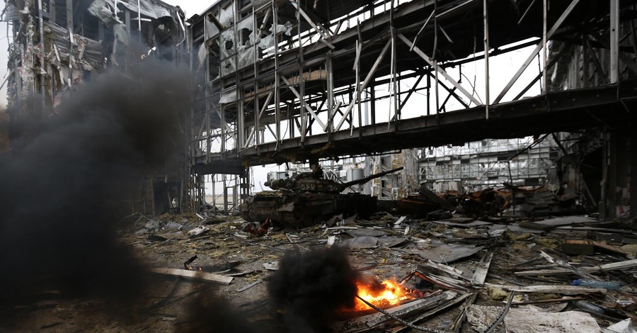 В Донецком аэропорту взорвали старый терминал?