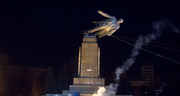 Вместо Ленина Харькову предложили Сковороду или его фонтан