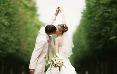 6 неожиданных факторов, которые делают брак счастливым и крепким