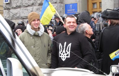 В Харькове подорвали магазин волонтера, который выступал против городской власти