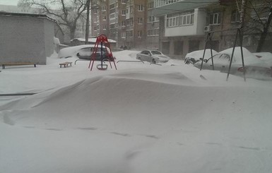 Харьков занесло снегом