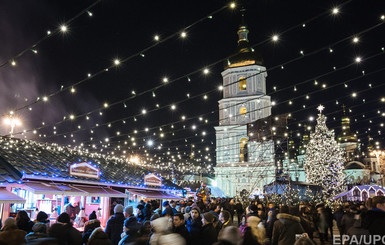На Софийской площади Киева началась встреча Нового года