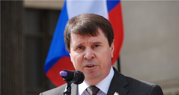 Член Совета РФ: Украинцев не пускают в Крым, чтобы они не видели, как хорошо там жить