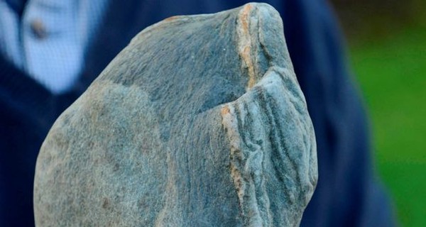 В Шотландии мужчина нашел камень, который похож на статую Христа в Бразилии