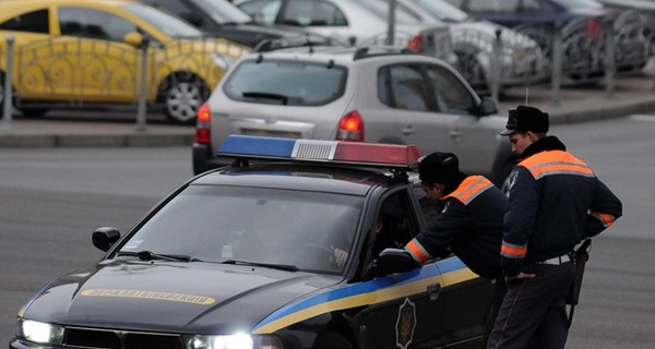В Киеве пьяный водитель подрался с гаишником